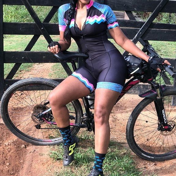 Aline Bettu Bike Gostosa