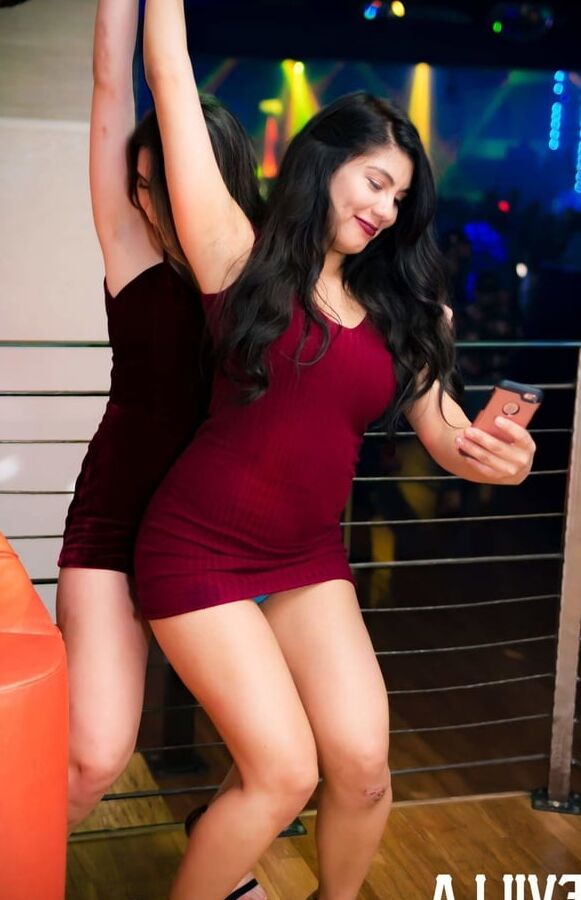 Sexy club latinas