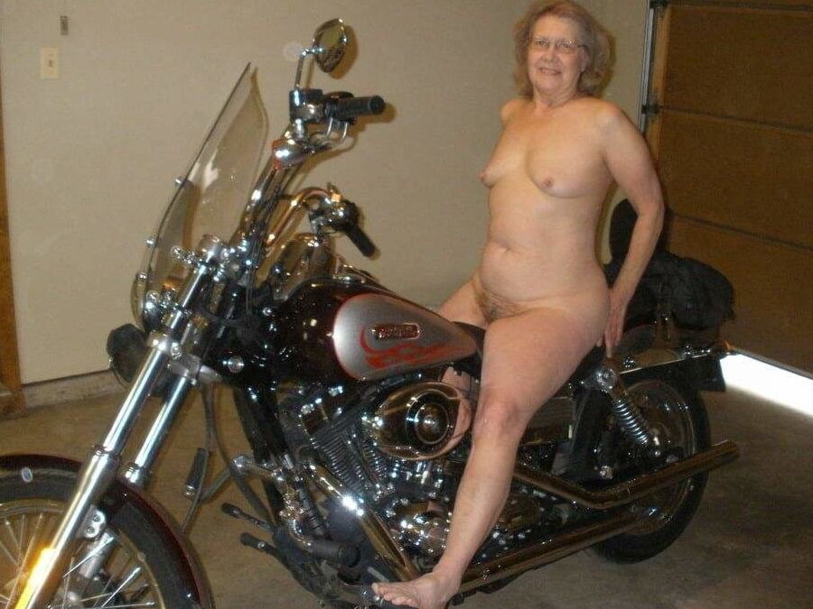 Mature and hot (Motorcycle)