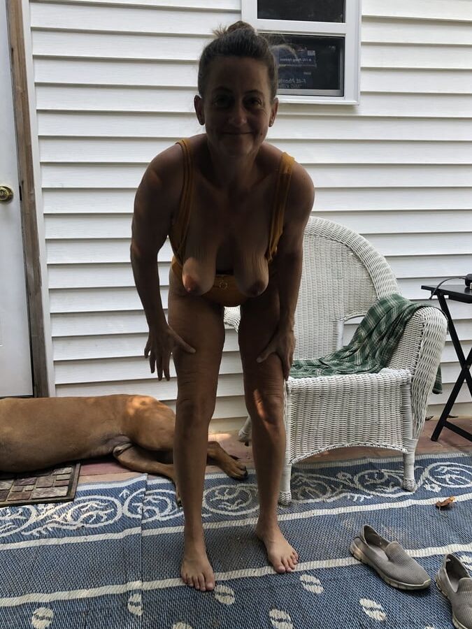 Ex-Girlfriend Leslie posing in bikini hairy pussy cameltoe