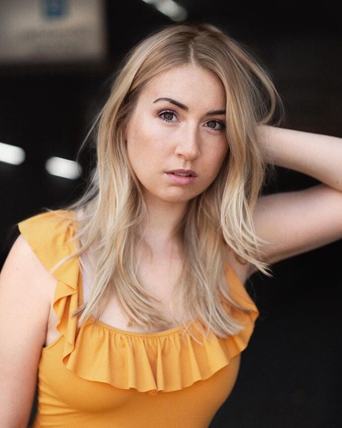 sexy blonde Lena