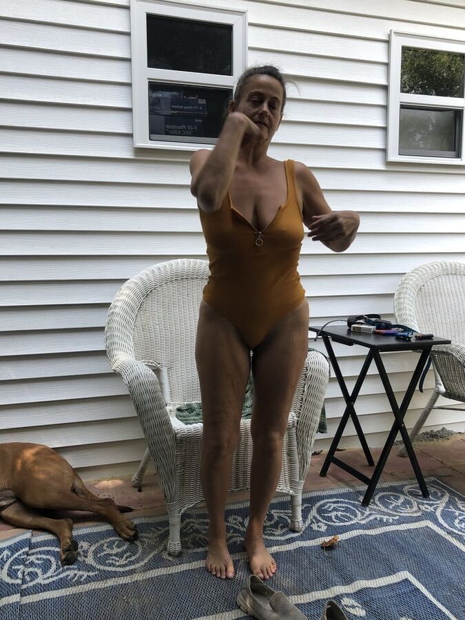 Ex-Girlfriend Leslie posing in bikini hairy pussy cameltoe