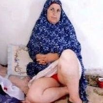 Arab mom gal