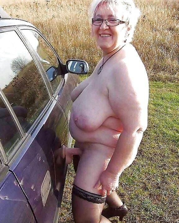 - Grandma horny and fat - Oma geil und fett