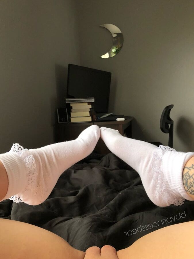 Sexy feet hot