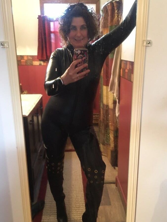 MILF LEATHER BOOTS HOT