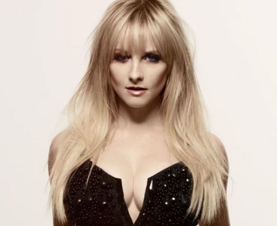Melissa Rauch Fit As Fuck