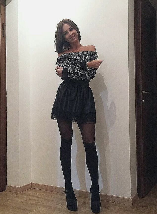 sexy european Yelisa wearing tights pantyhose heels
