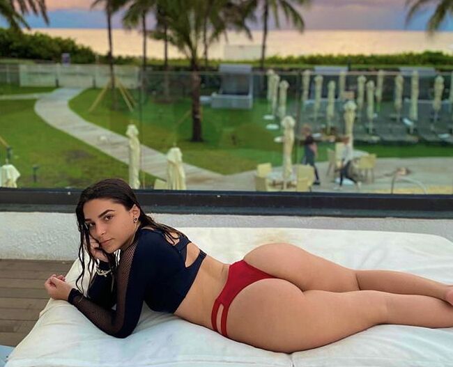 Latina Bikini Butts