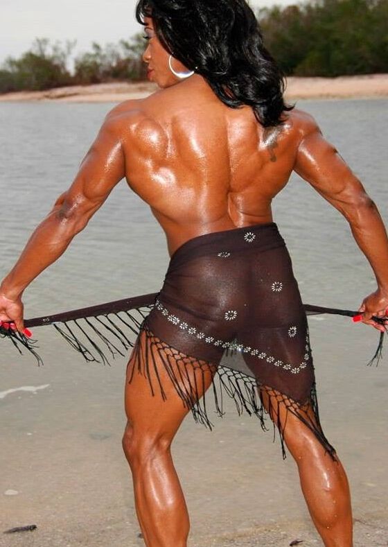 Black Beauty! Yvette Oiled Muscles Are So Sexy!