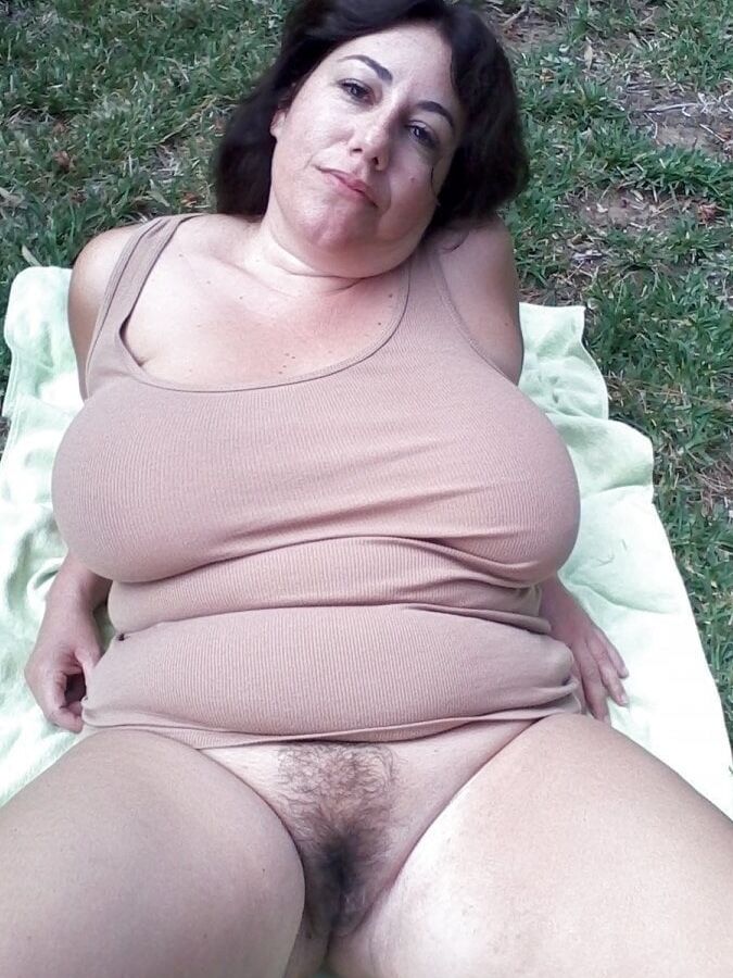 Huge Tits Mature BBW MILF Shows Her Hairy Pussy