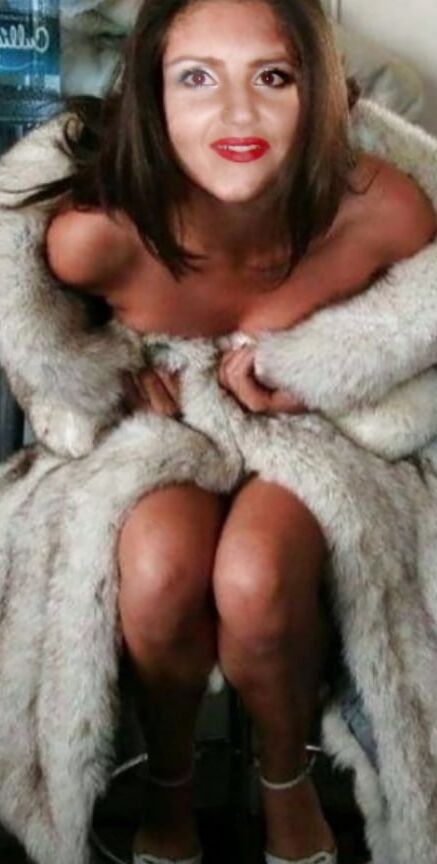 PAULINA AND HER FUR COATS