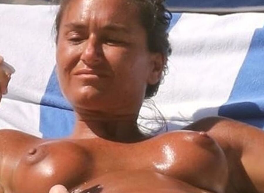 Eda Taspinar topless miami beach feb