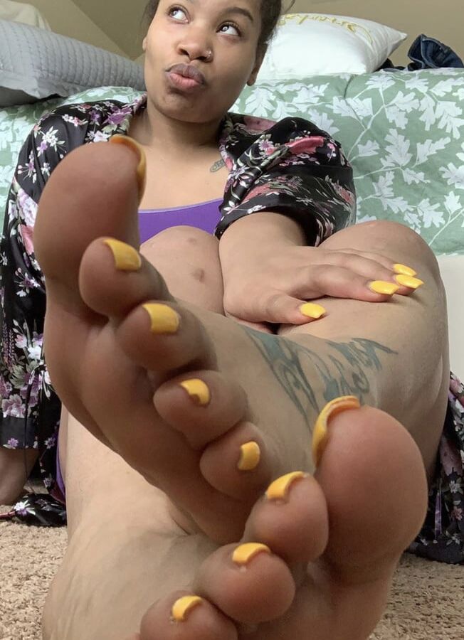 sexy BLACK toes and soles pt