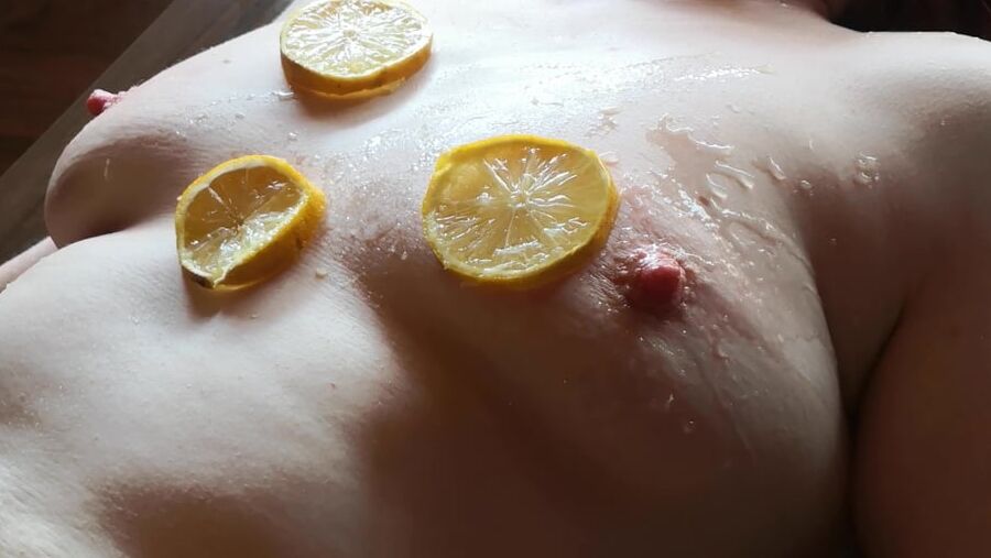 Citron on tits