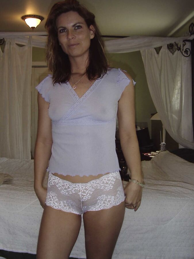 Sexy MILF posing for her husband