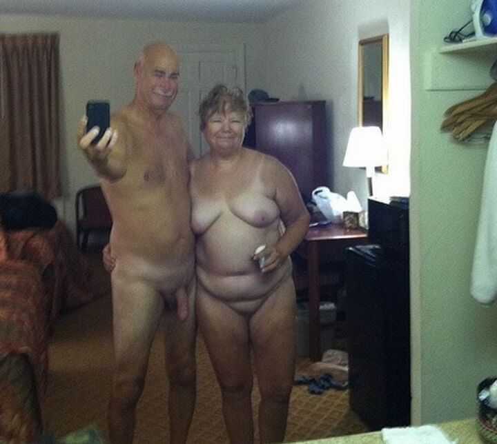 COUPLES NAKED