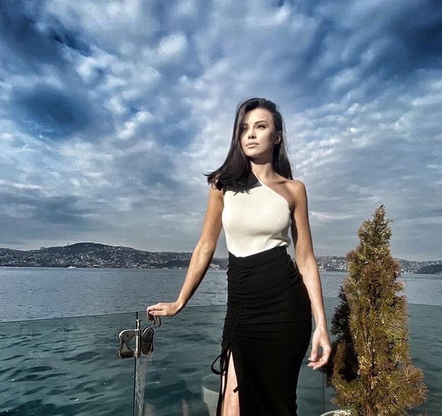 Tuvana Turkay Sexy Turkish Celebrity