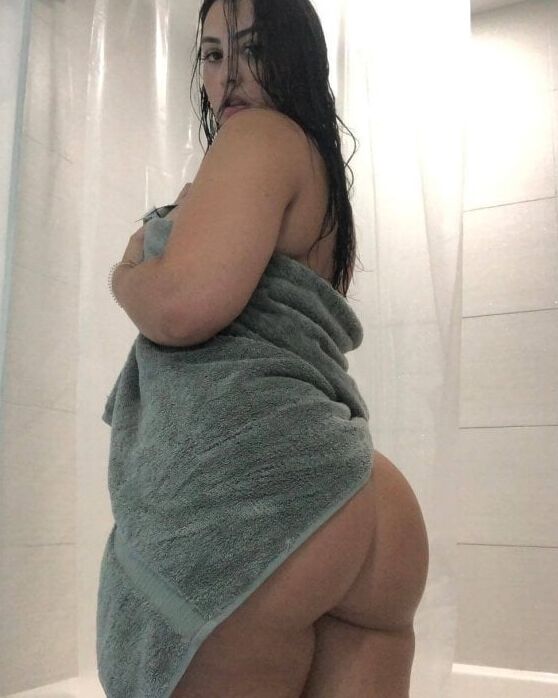 All Sizes, All Sexy - Towel Envy (Pics)