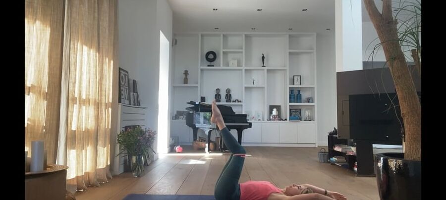 Dutch milf Wendy van Dijk yoga