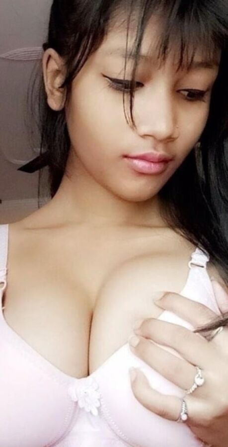 indian ex gf nude topless handbra leaked pics , monika arora