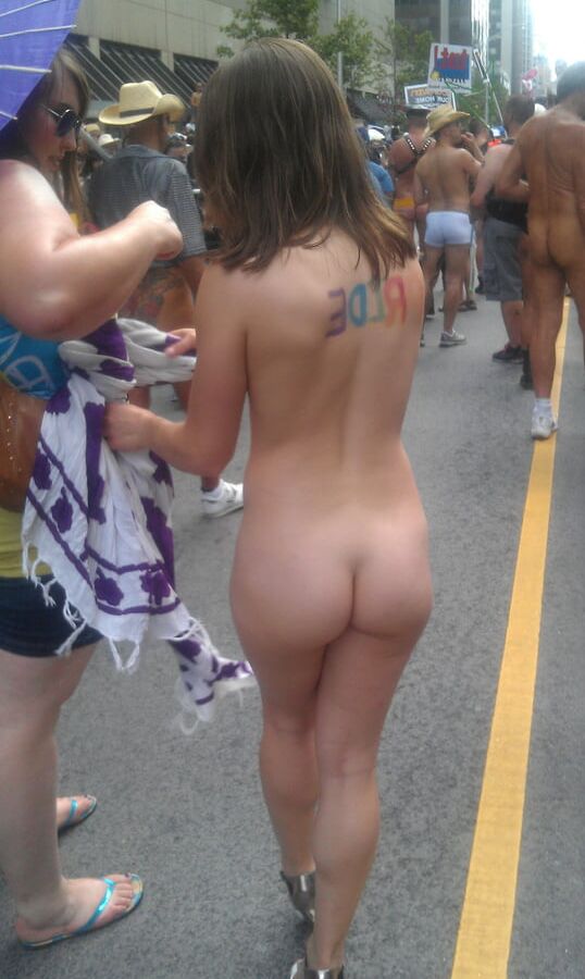 Competition de sport nudistes