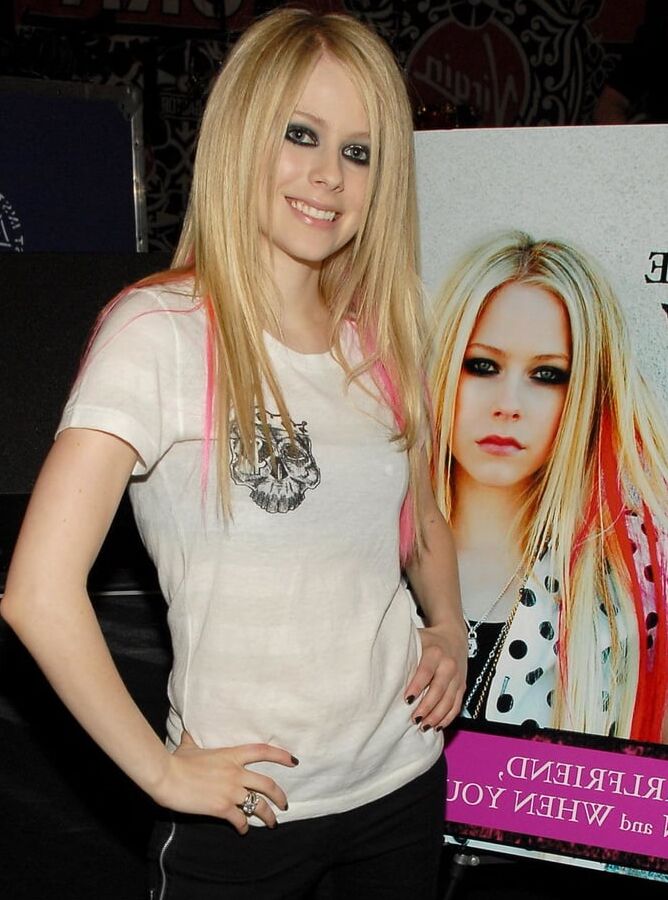 Avril Lavigne is your new girlfriend volume