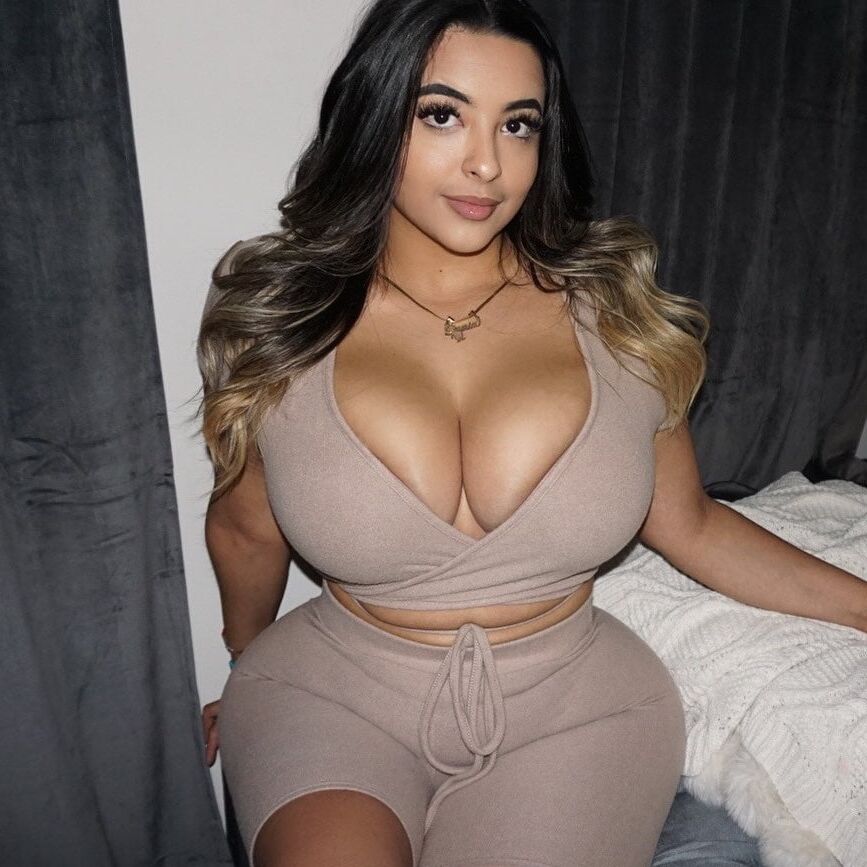 Sexy BBW Pawg Latina Big Tits