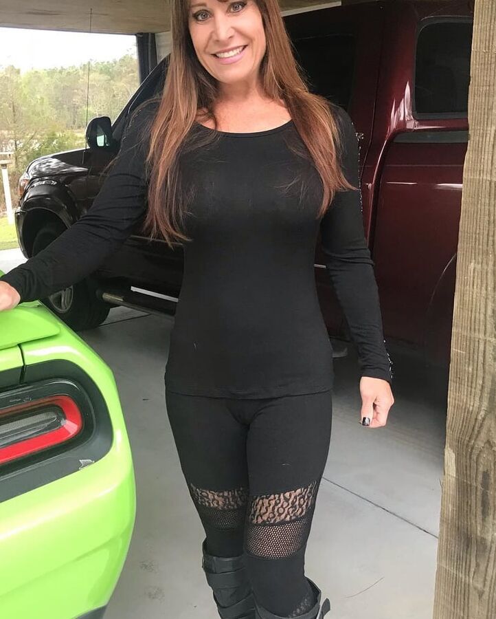 Hot amateur mom in sexy thight dress