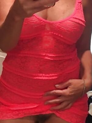 Sexy MILF With Big Tits And Great Tan Lines Taking Selfies