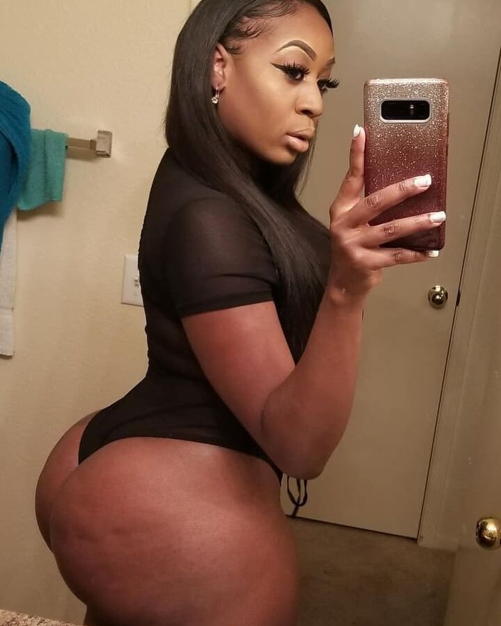 Chocolate booty Queens