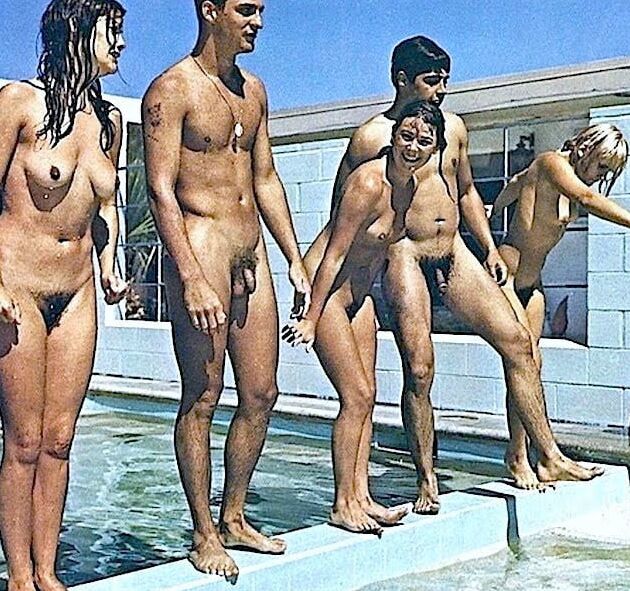 Naked Vintage Girls