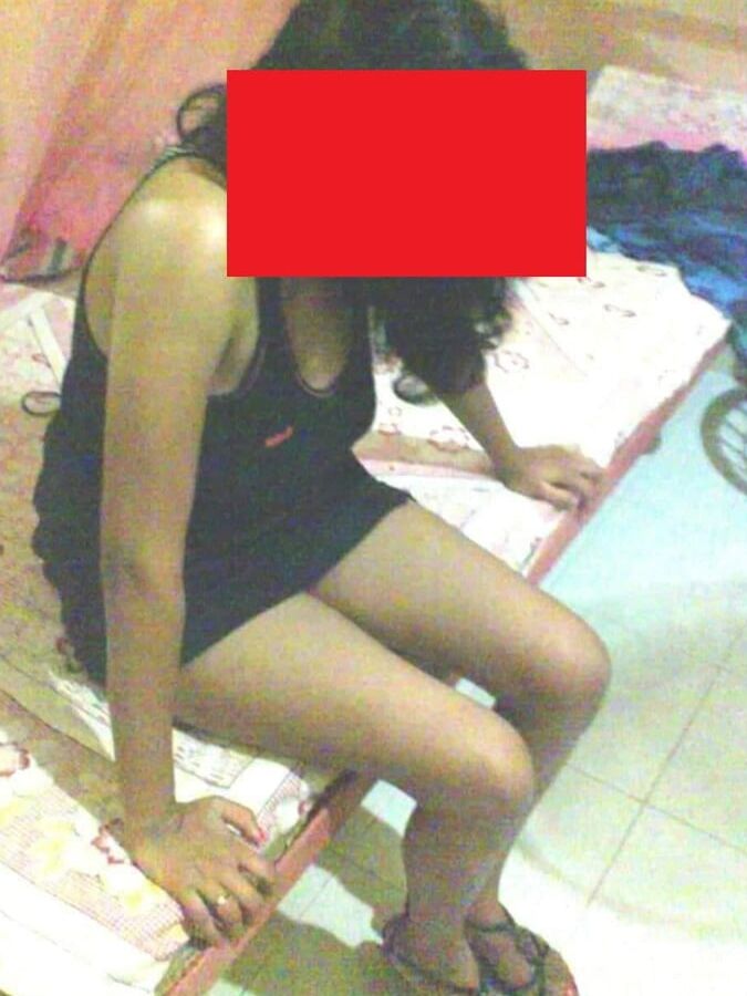 Sri lankan another cuckold wife , sent by hubby