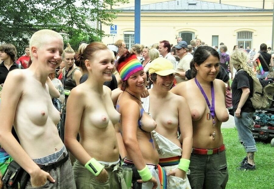 GROUP SAGGY TITS