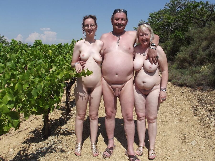 Famille Lyon Nudiste(jeunette gros seins)