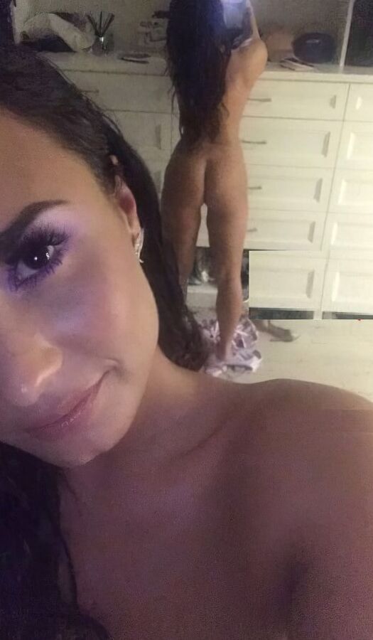 Demi Lovato Nude