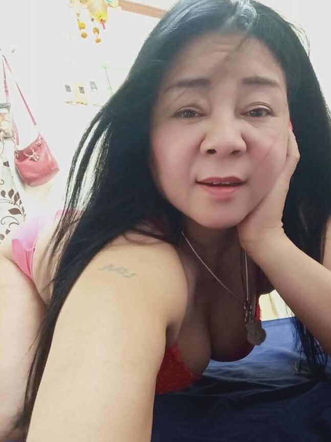 Thai girl big tits big pussy