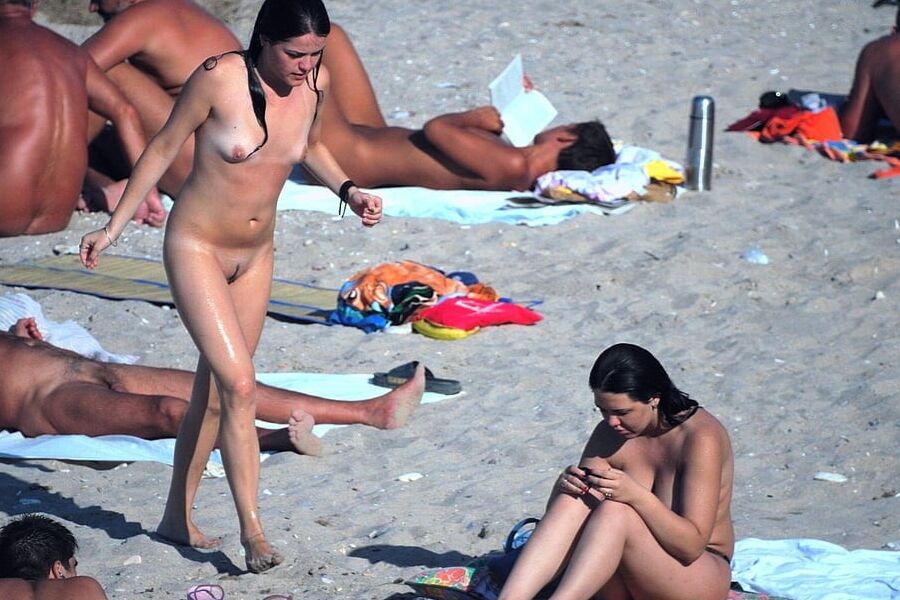 Slim Naked Nudist Milf on the Fkk Beach