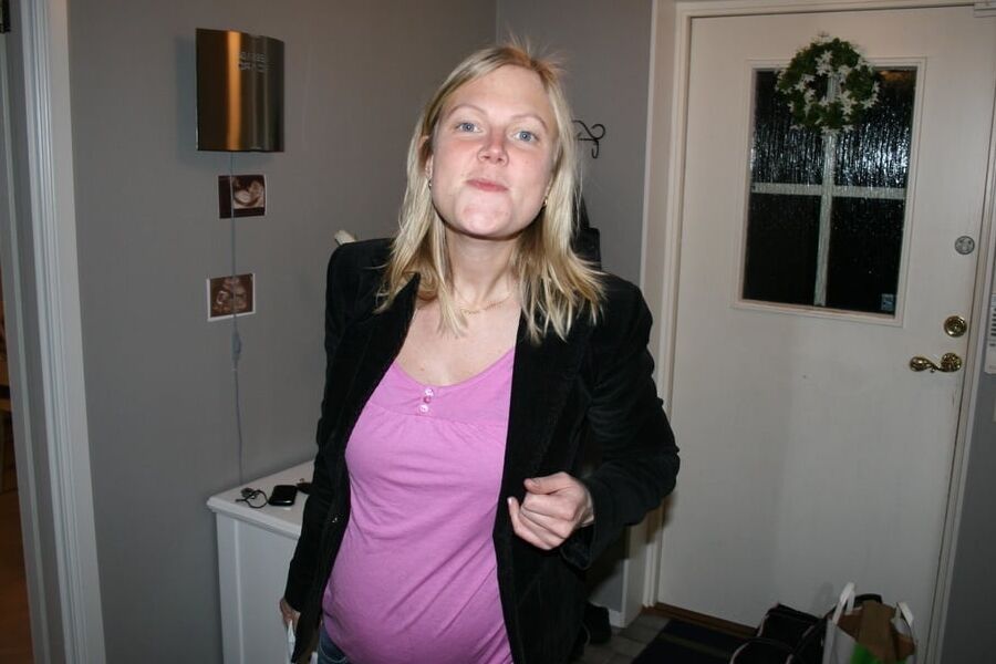 Swedish amateur - pregnant