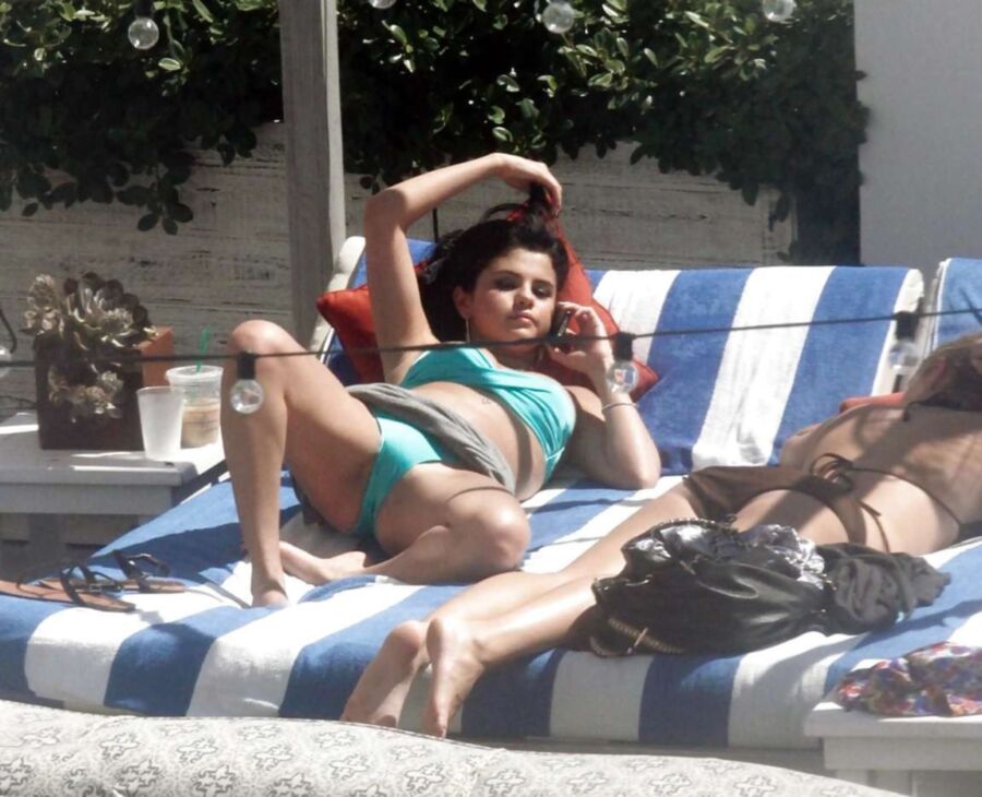 Sexy Selena Gomez - IV Spring &;