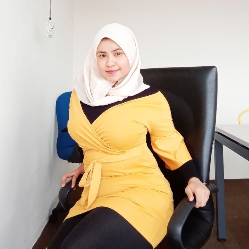 malay hijab boobs