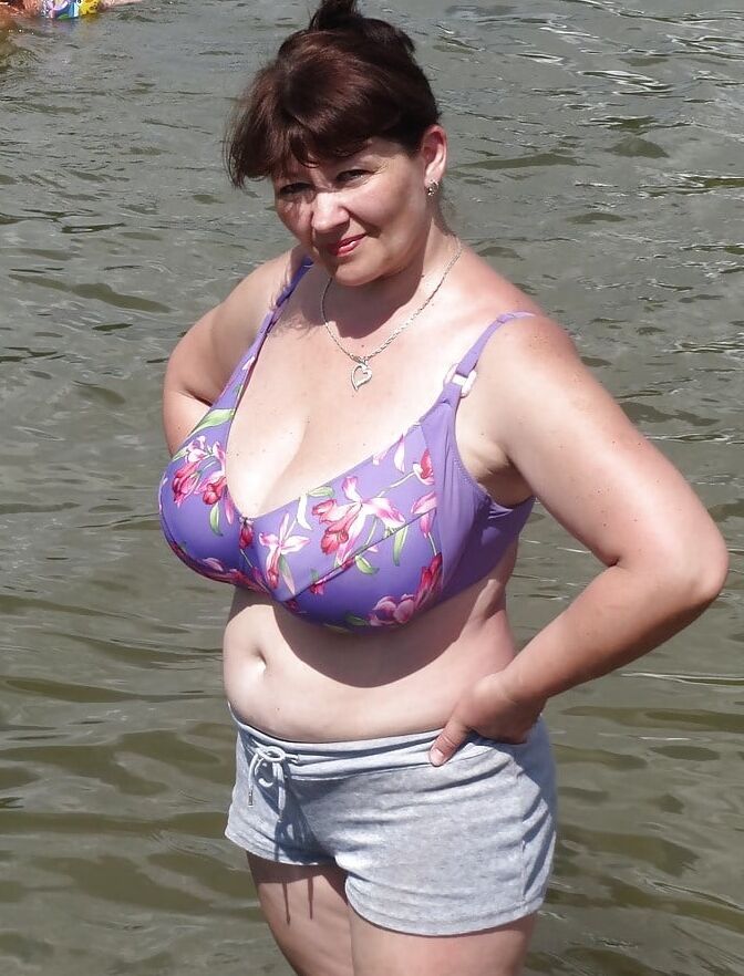 Chubby woman with chunky tits