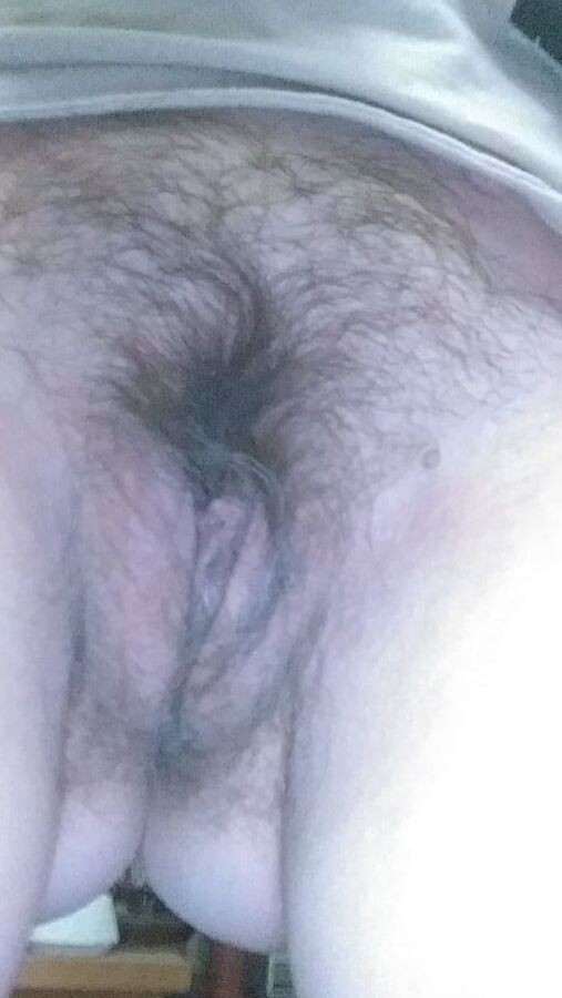 My wife hairy pussy