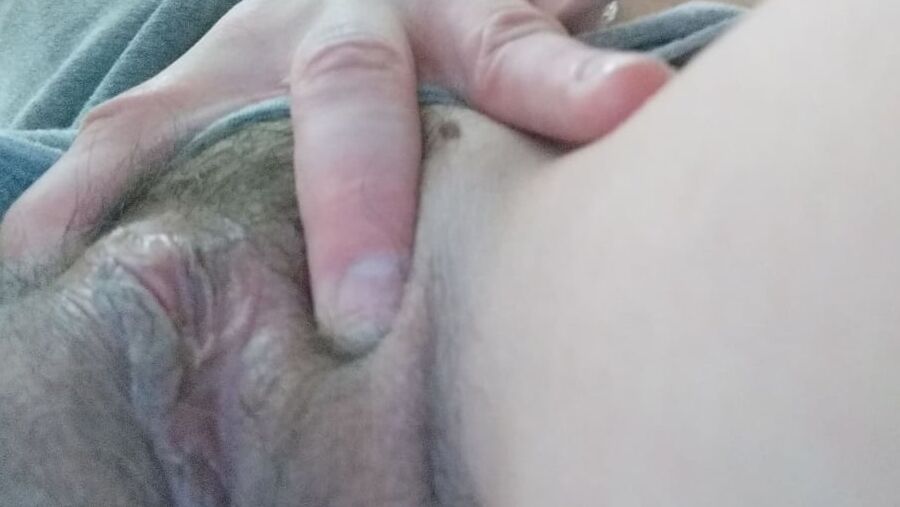 My wife hairy pussy
