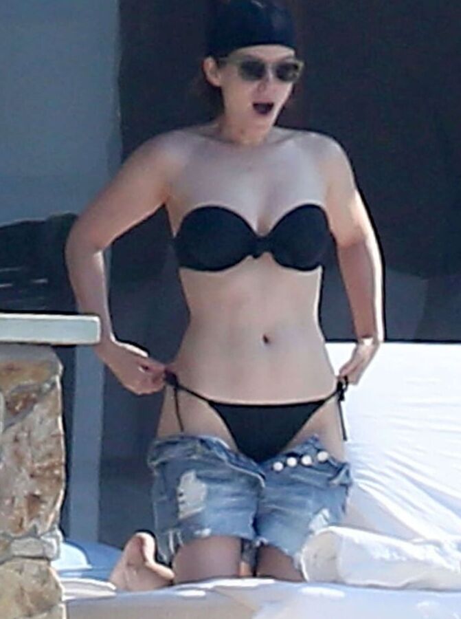 Kate Mara&;s Navel and tummy (perfect body)