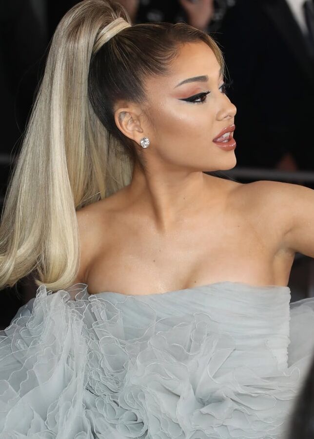 Ariana Grande Armpits