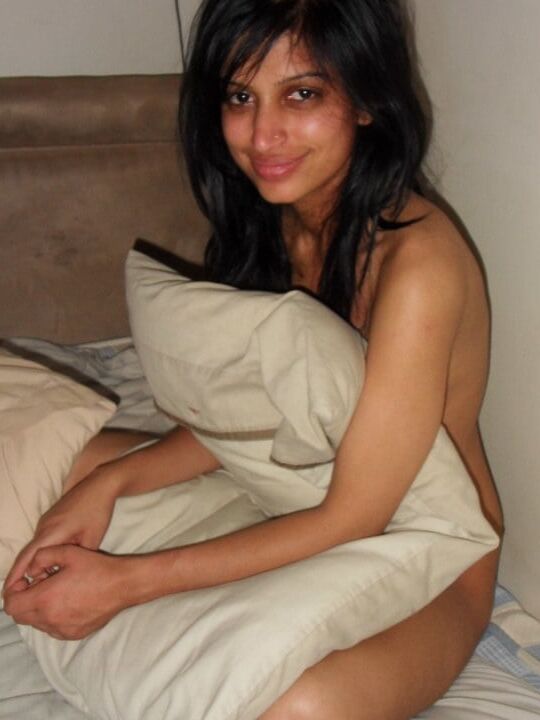 Unknown Desi Girl Private Nude Pics