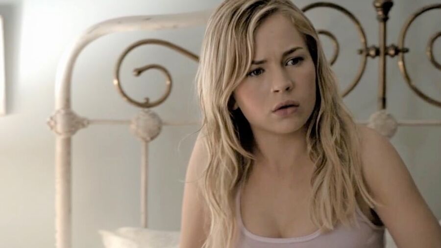 Britt Robertson is so hot I want to lick her vol.