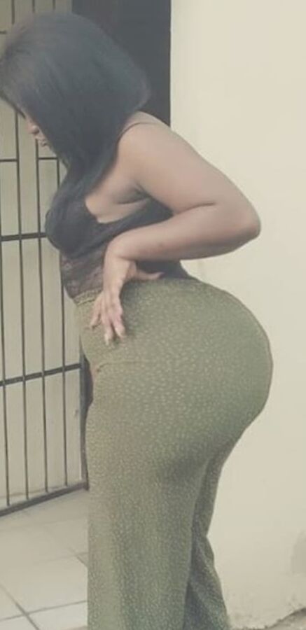 Huge booty slim thick pear Thandazzy