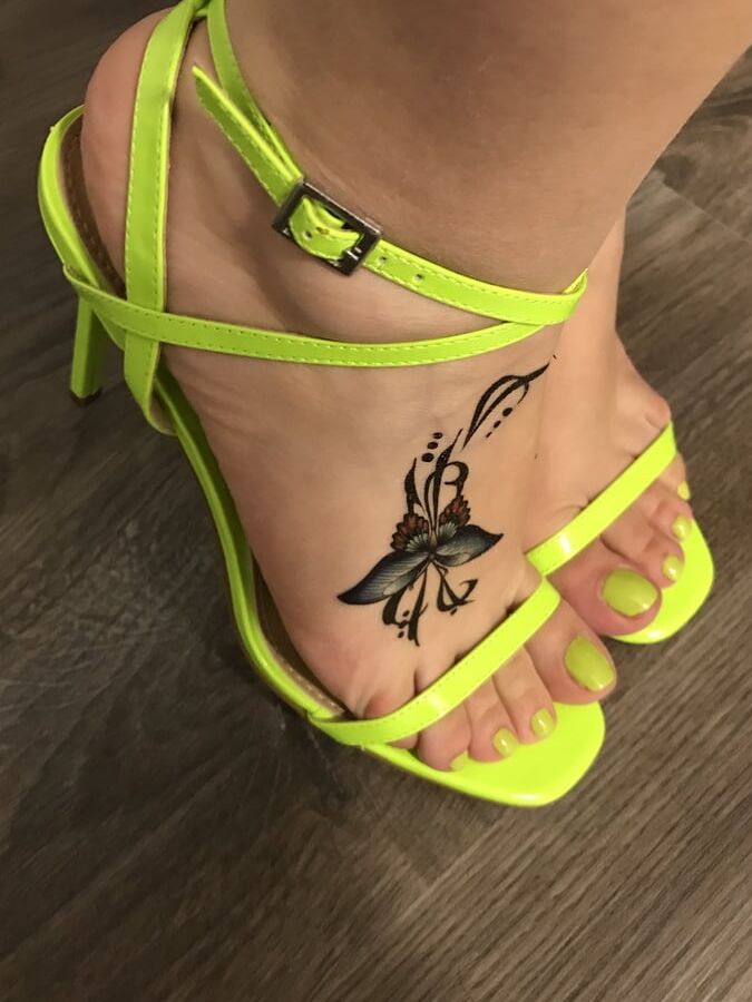 Green toes &amp; heels with cum